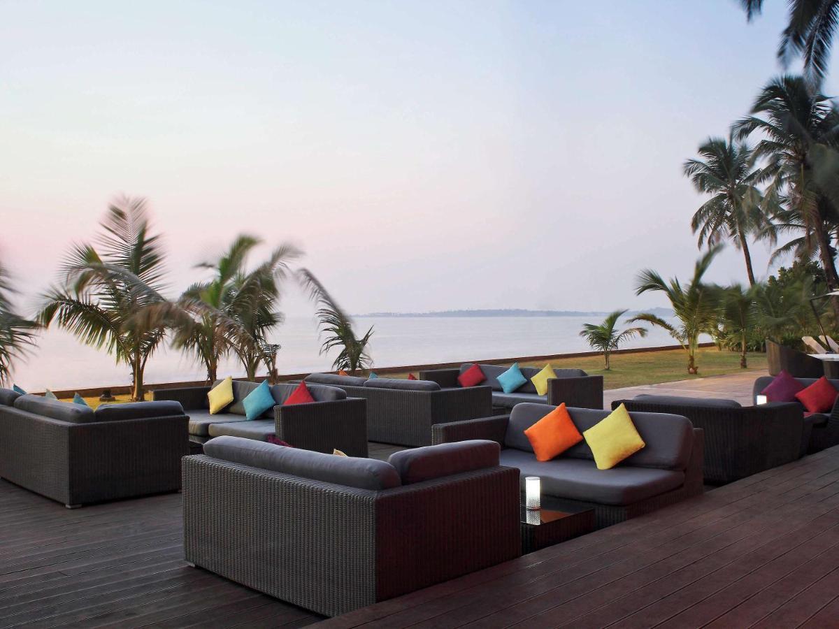 Novotel Mumbai Juhu Beach Екстериор снимка The Beach Bar