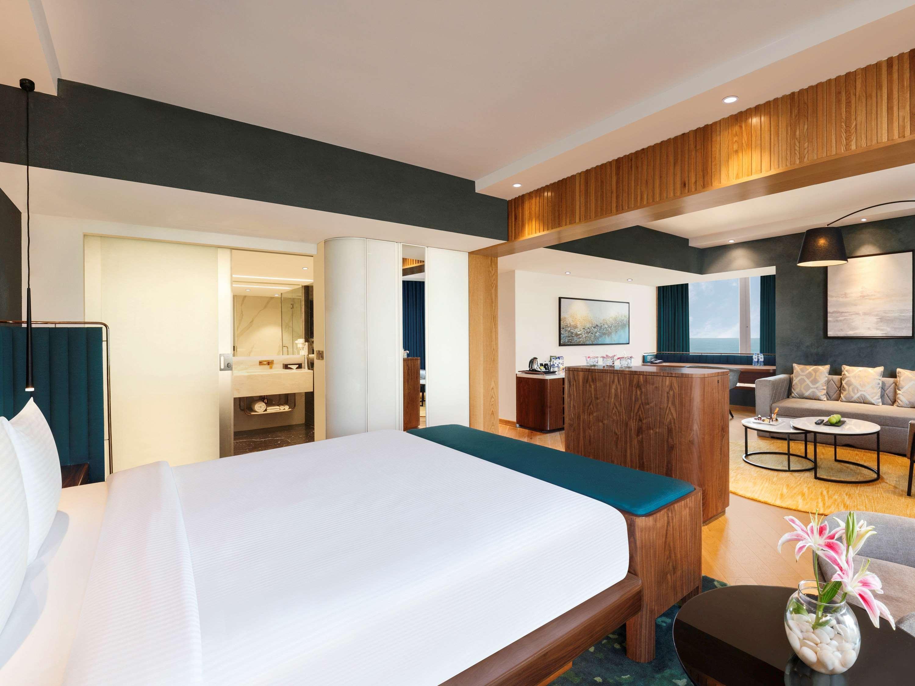 Novotel Mumbai Juhu Beach Екстериор снимка Suite