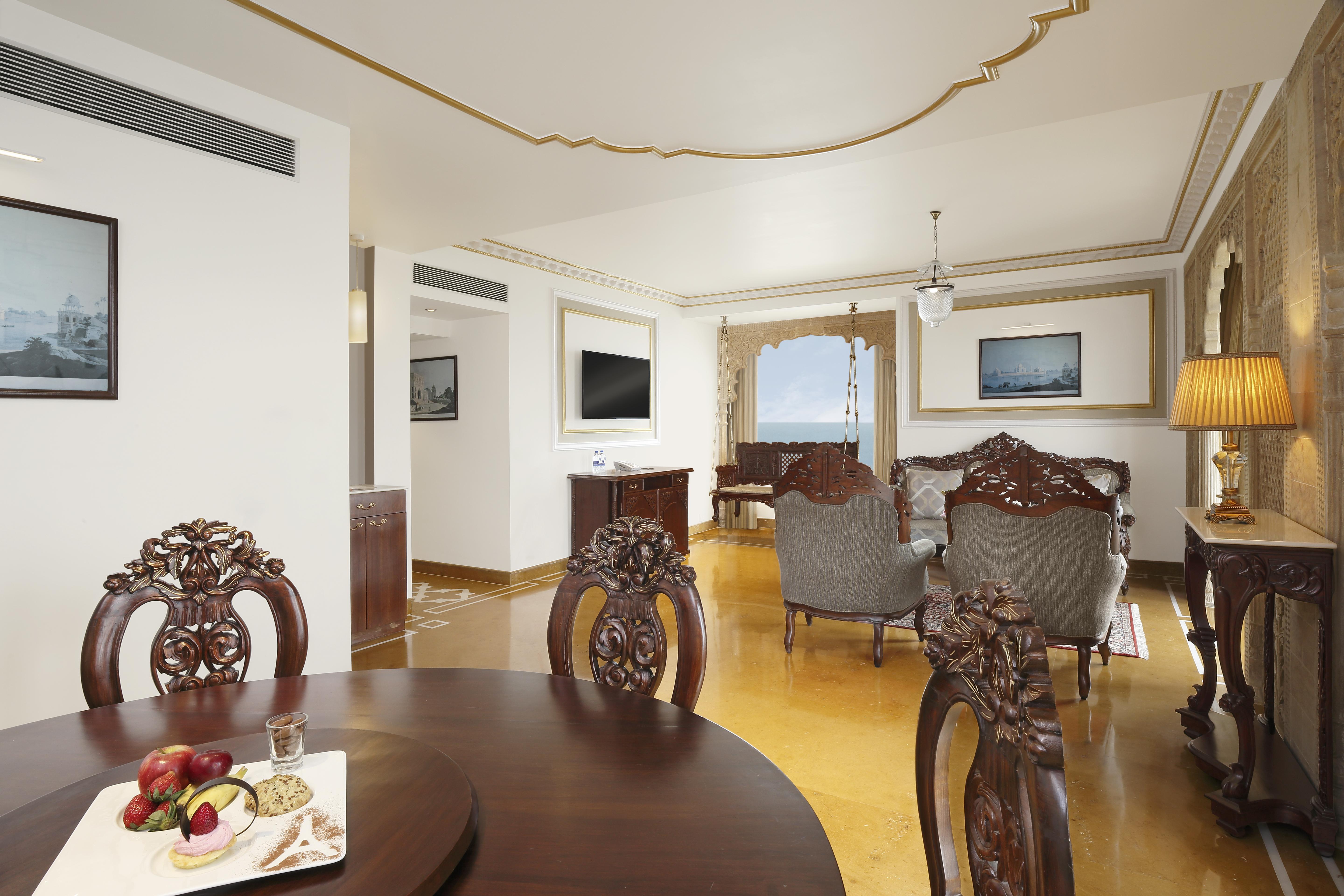 Novotel Mumbai Juhu Beach Екстериор снимка Suite at the hotel