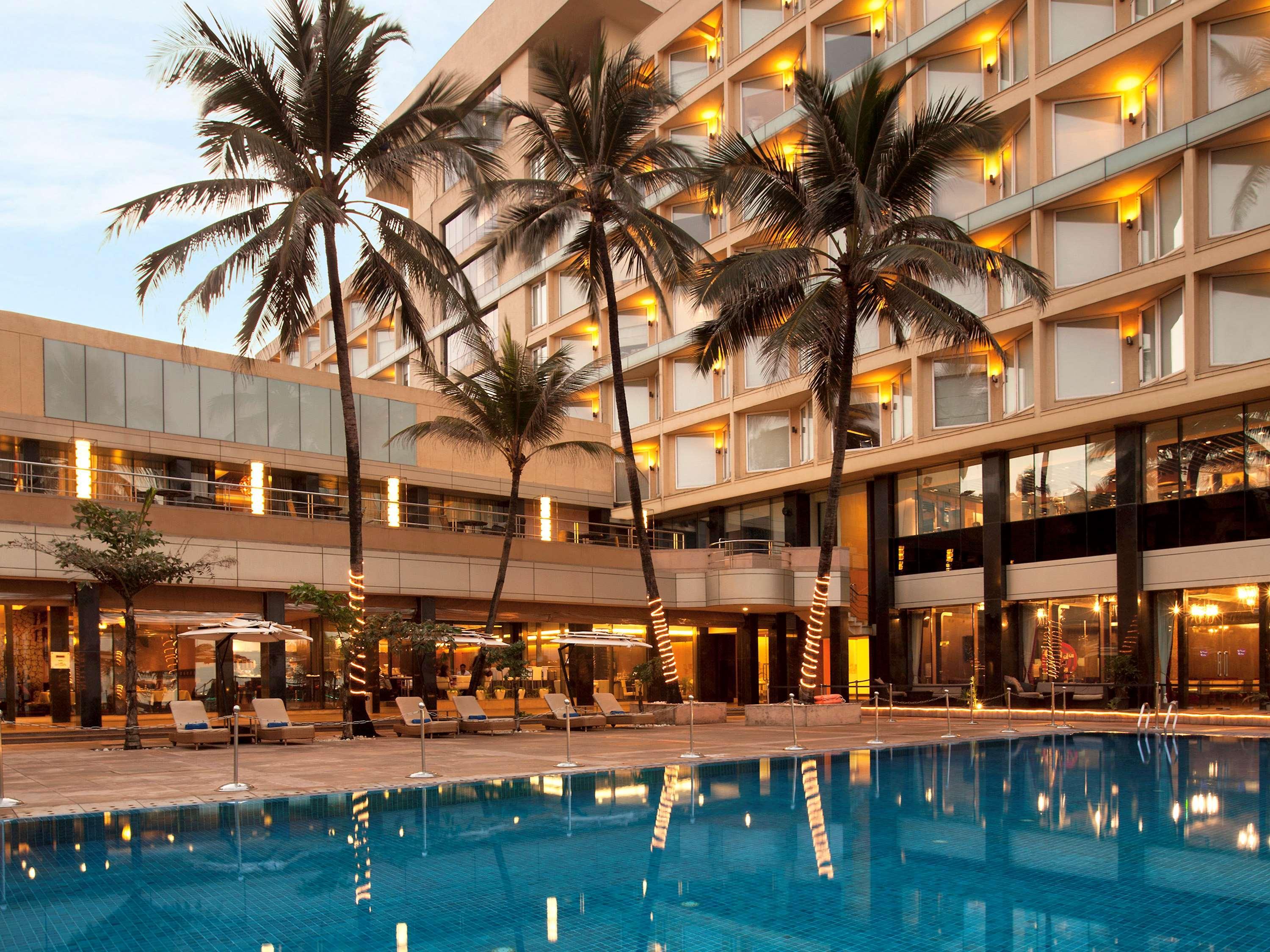 Novotel Mumbai Juhu Beach Екстериор снимка The Taj Mahal Palace, Mumbai