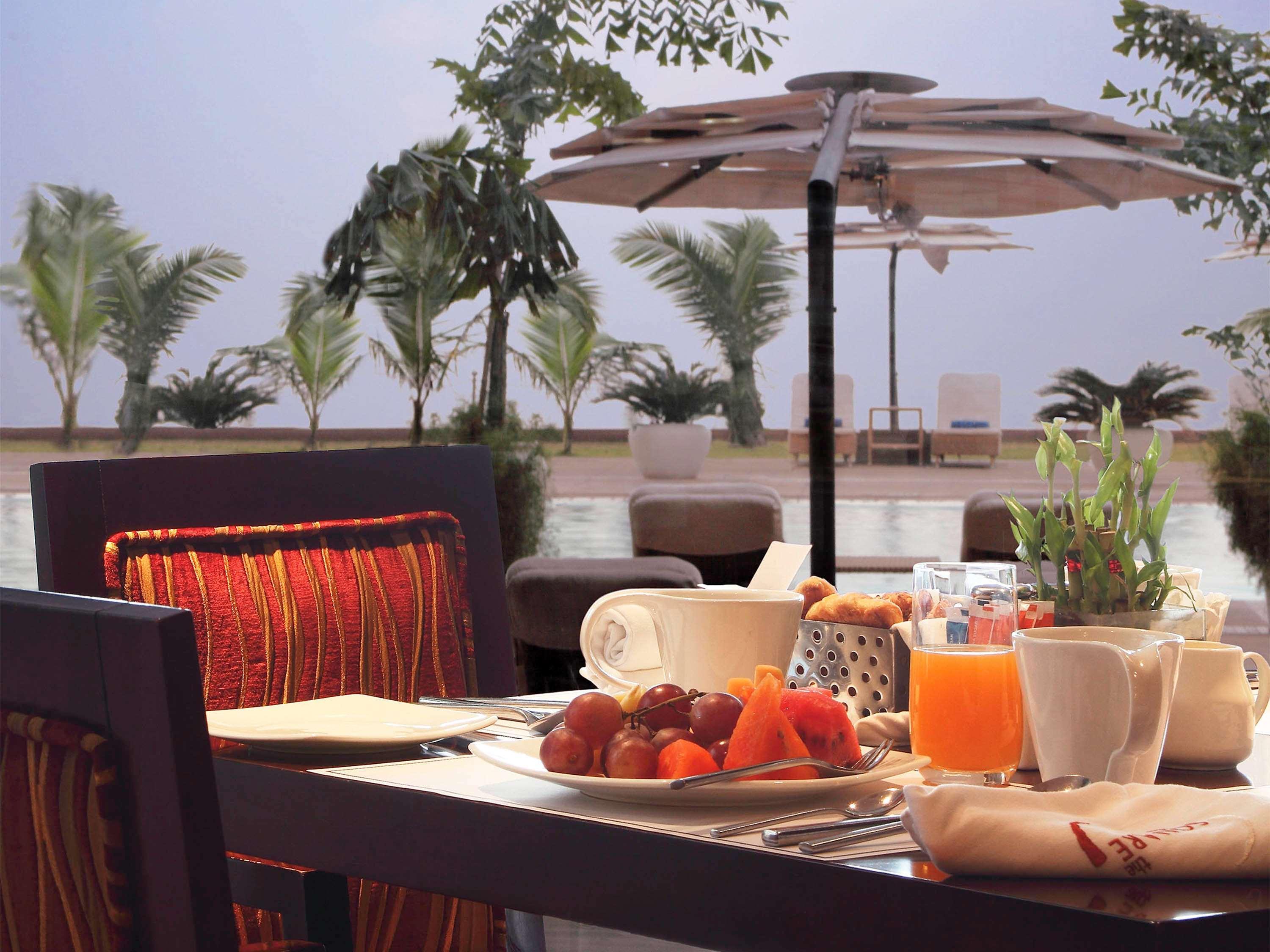 Novotel Mumbai Juhu Beach Екстериор снимка The Park, Hyderabad
