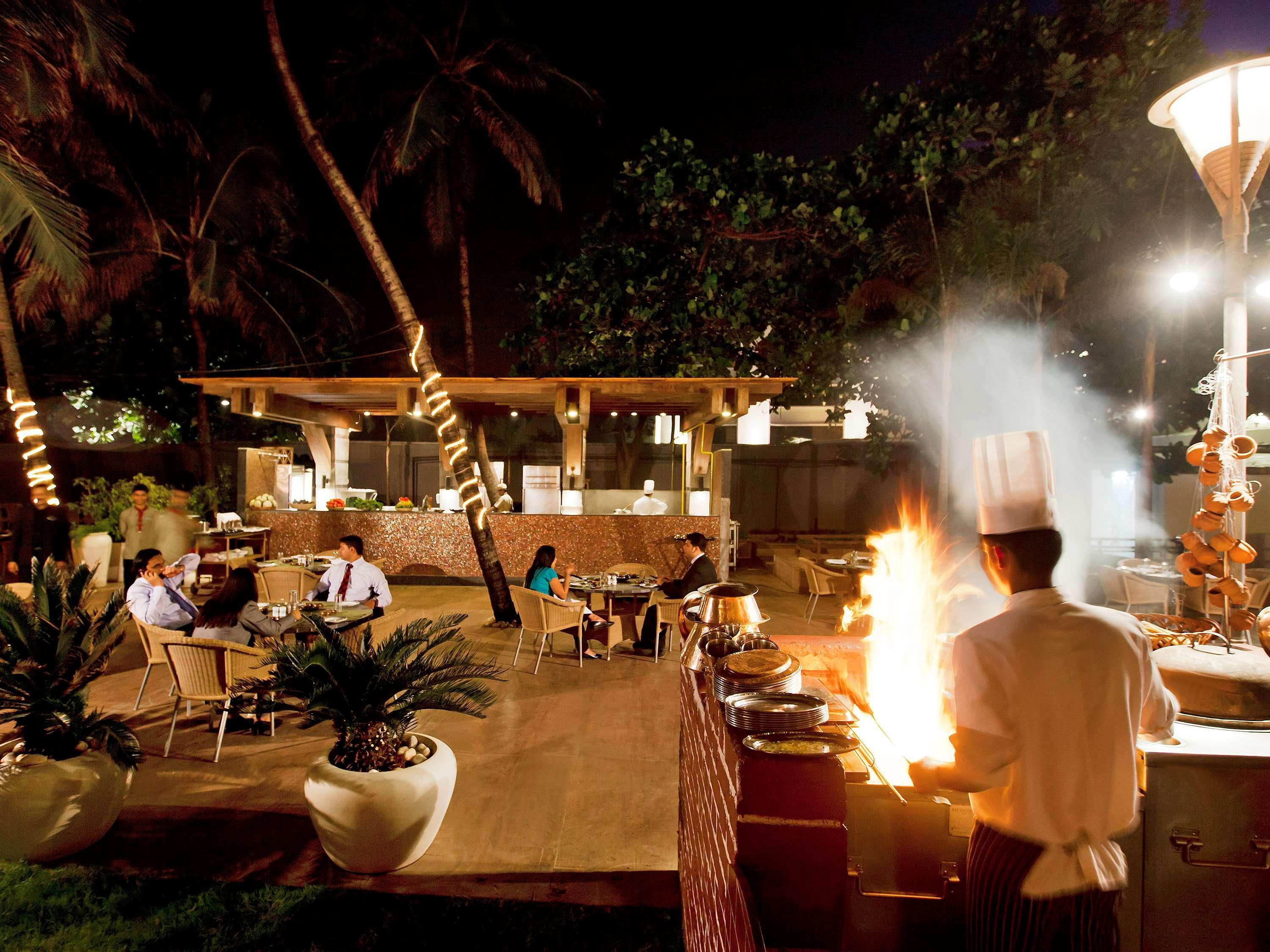 Novotel Mumbai Juhu Beach Екстериор снимка The Park, Hyderabad
