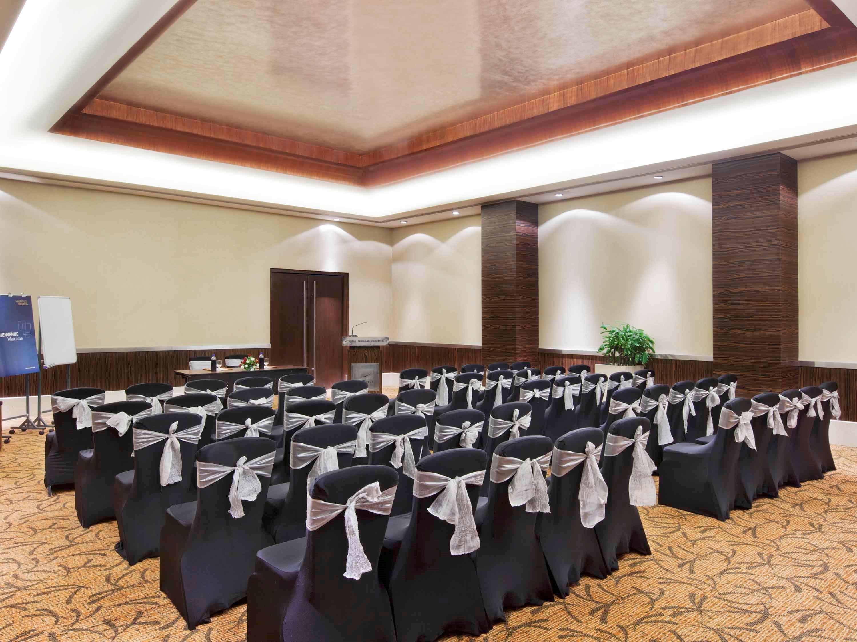 Novotel Mumbai Juhu Beach Екстериор снимка Meeting room
