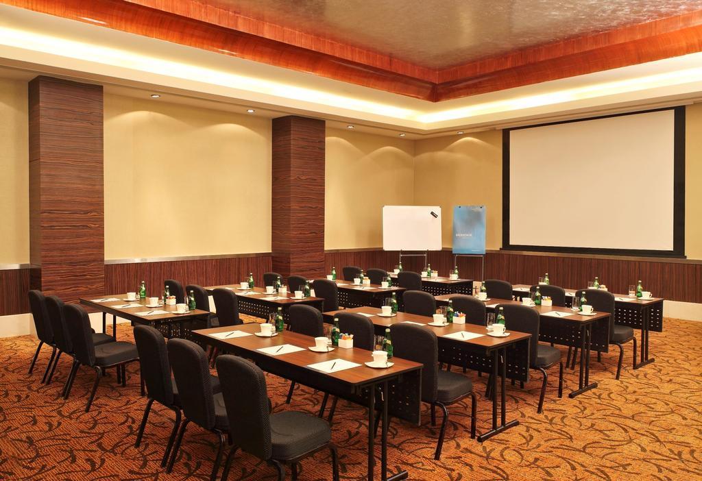 Novotel Mumbai Juhu Beach Екстериор снимка Meeting room